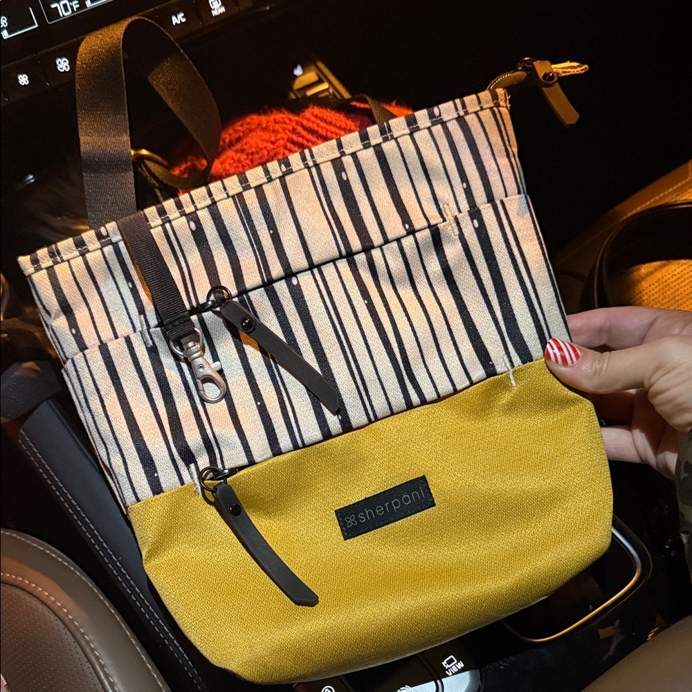 Sherpani Black and Yellow Striped Tote handbag crossbody new purse bag durable - Picture 10 of 10